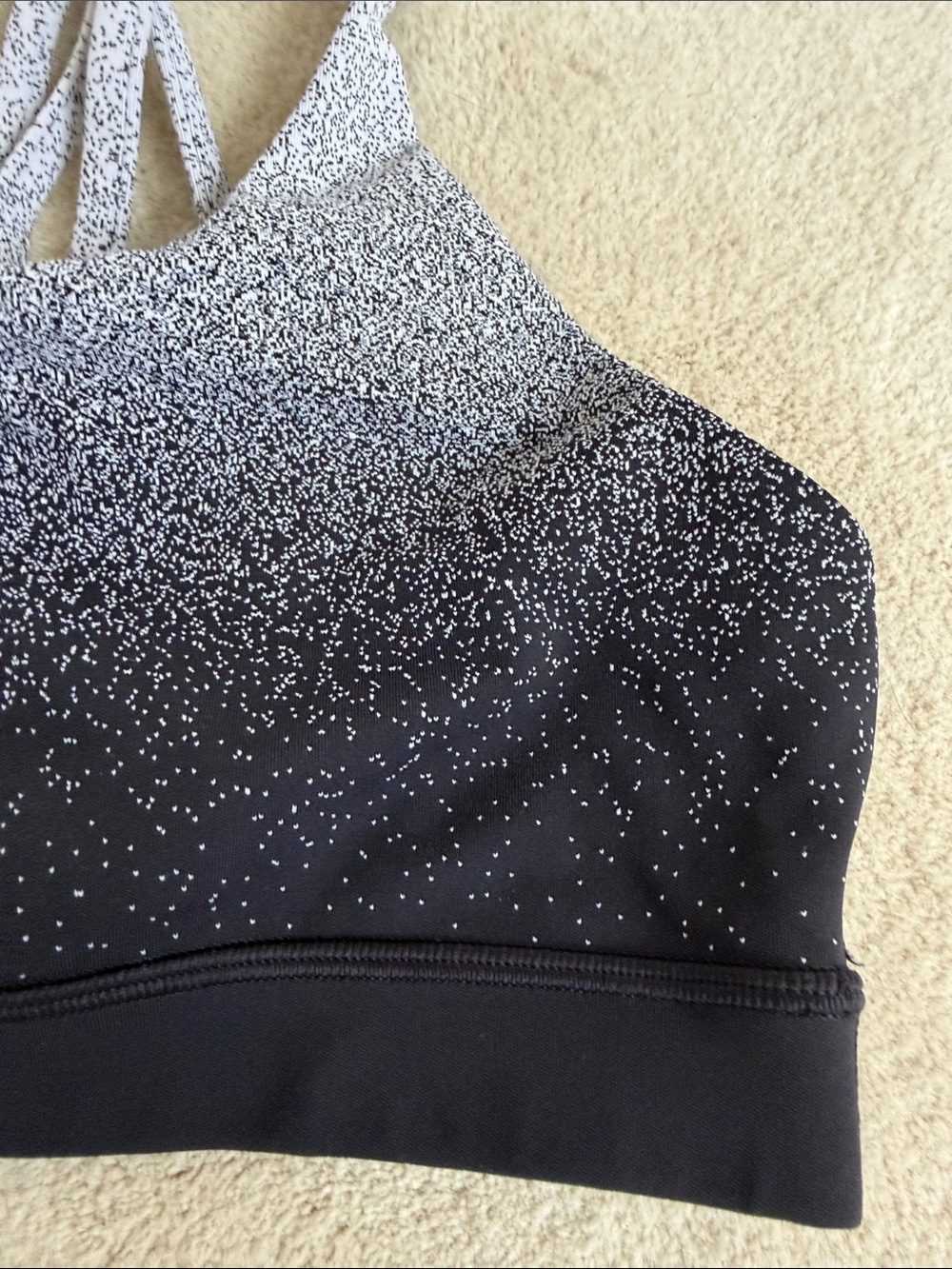 Lululemon Energy Bra in ombré speckle stop print Black/white sz 6 - Picture 4 of 5